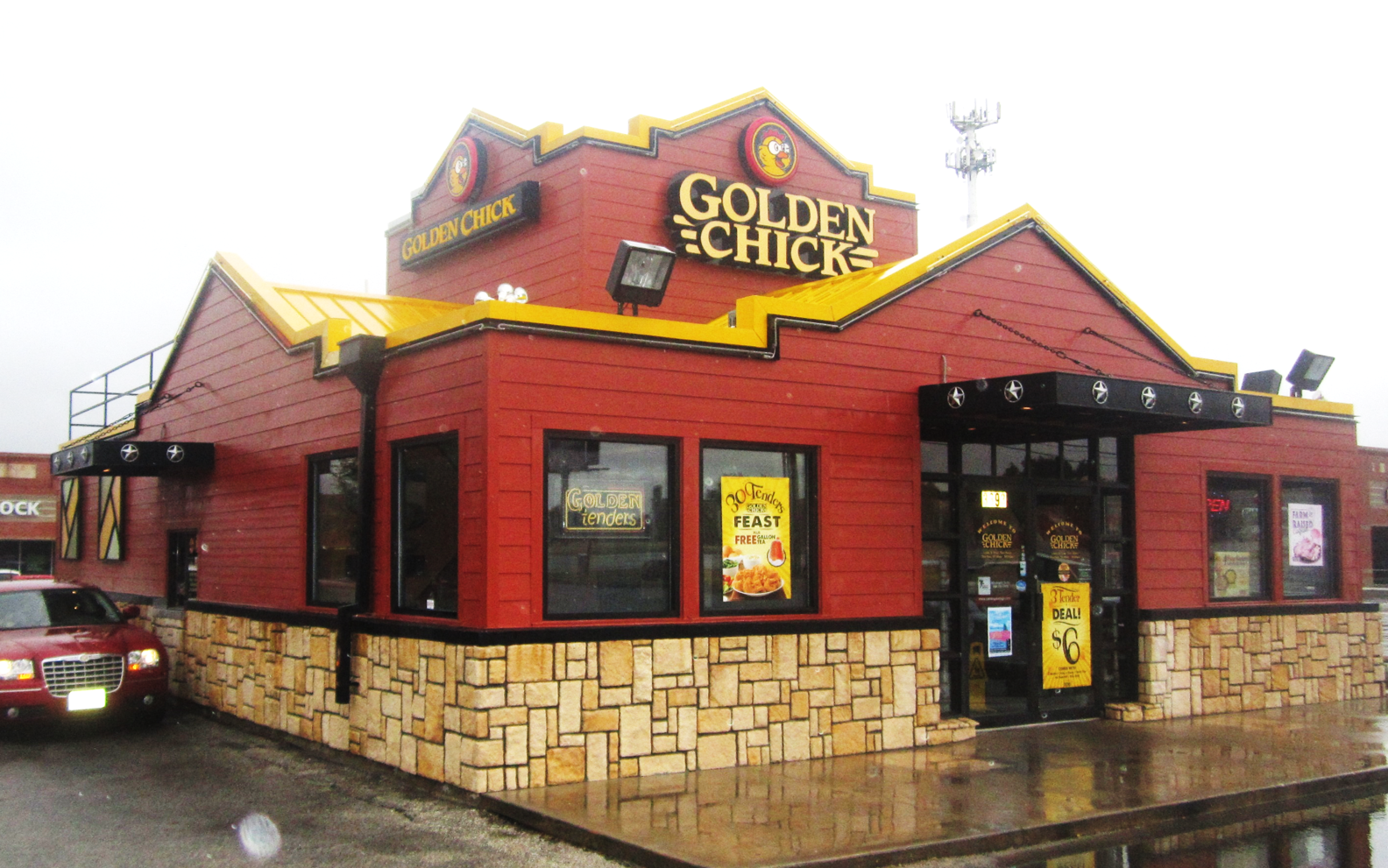 Golden Chick storefront.  Your local Golden Chick fast food restaurant in San Angelo, Texas