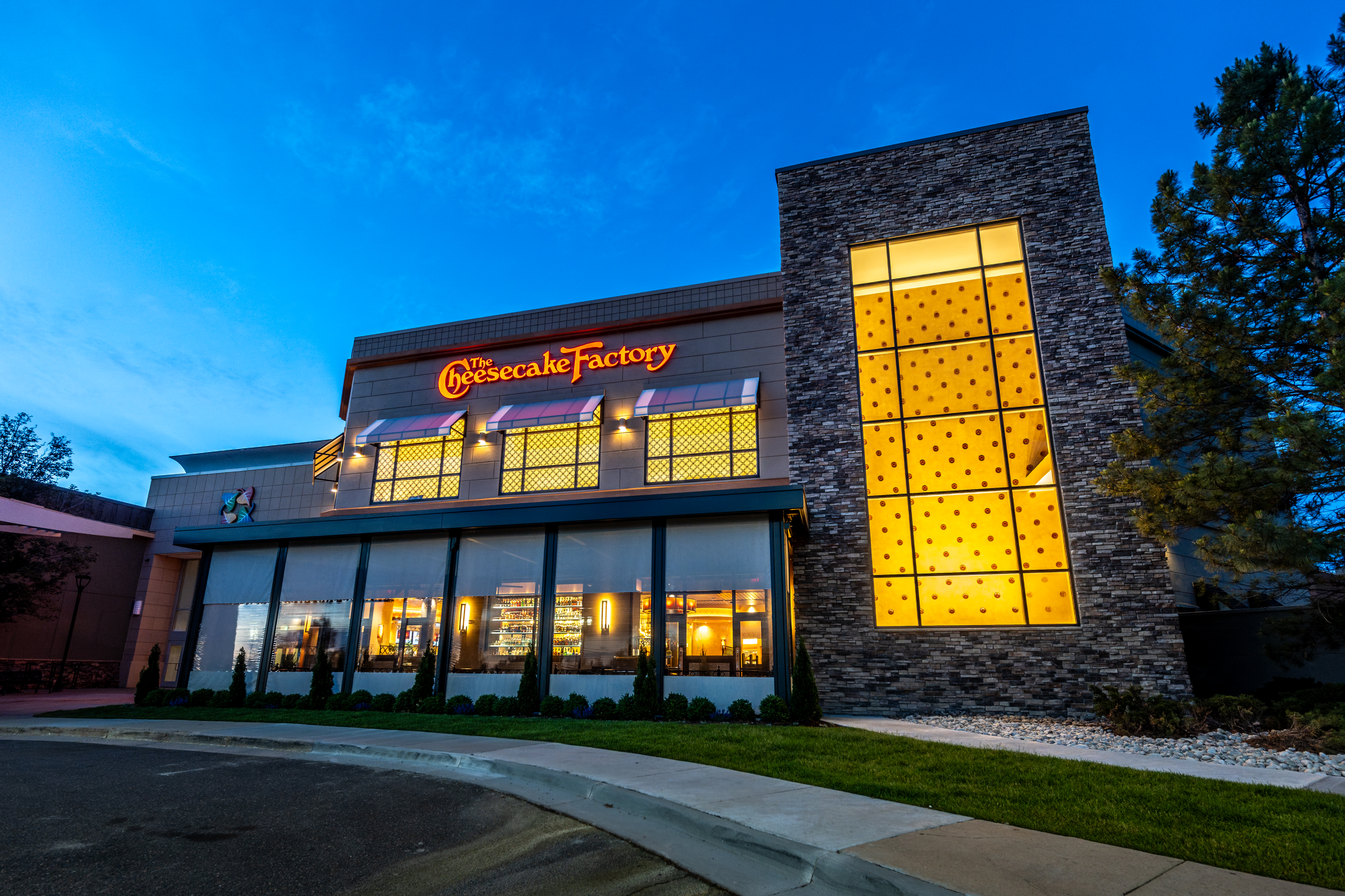 The Cheesecake Factory location in Lakewood, CO store image five