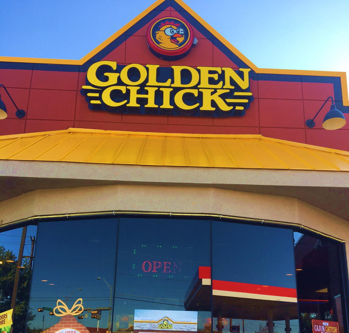 Golden Chick storefront.  Your local Golden Chick fast food restaurant in Dallas, Texas