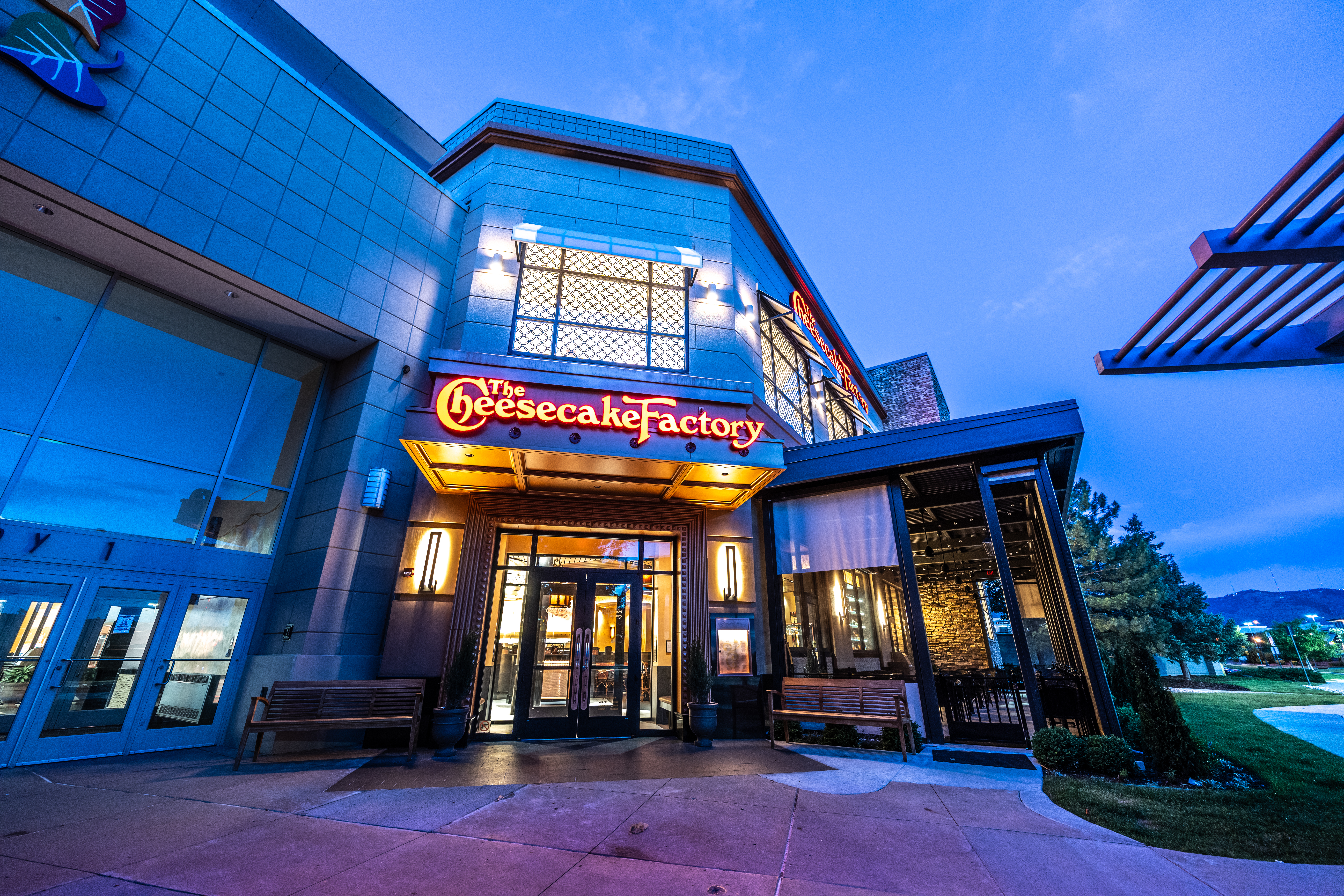 The Cheesecake Factory location in Lakewood, CO store image nine