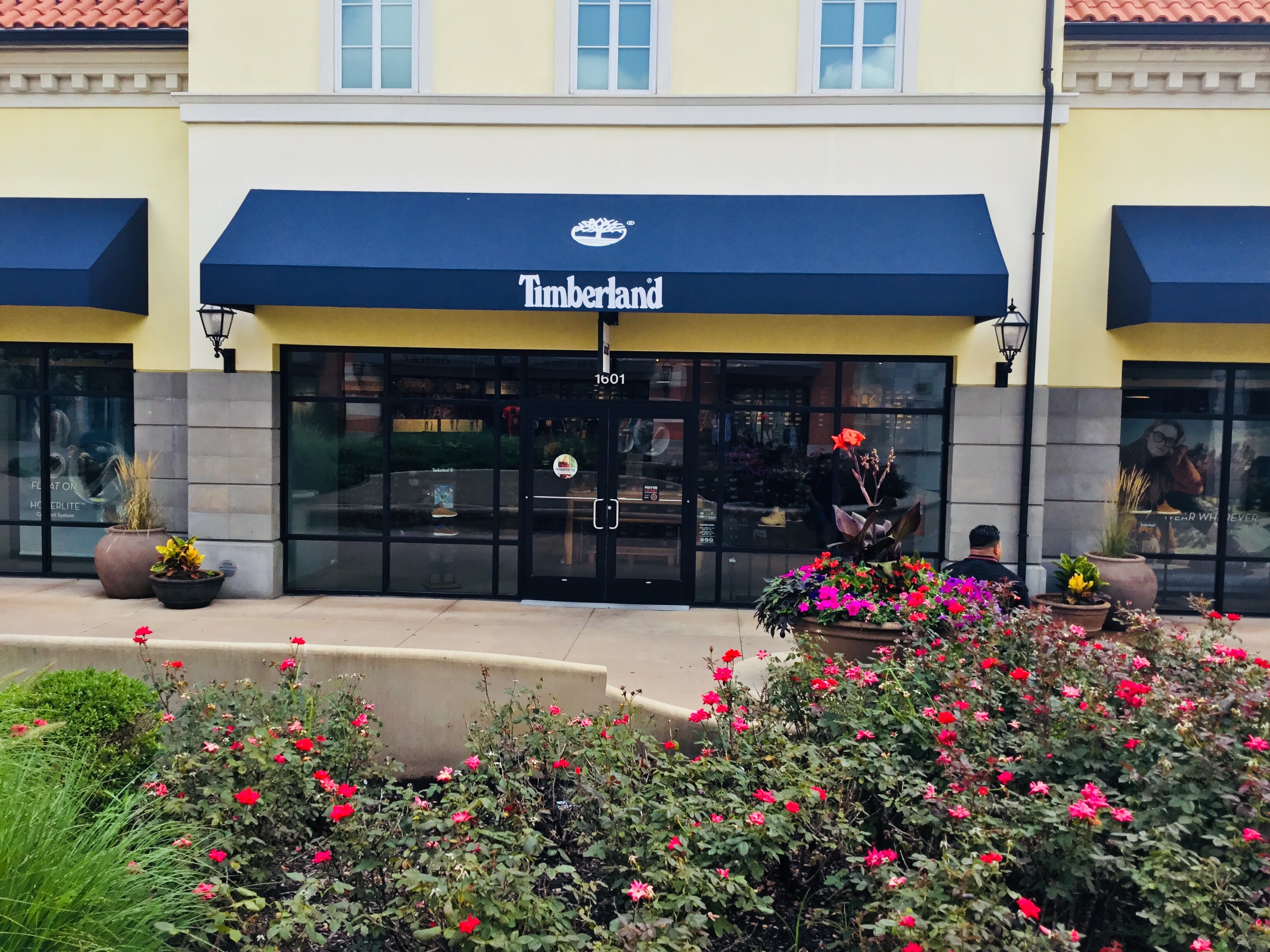 tanger outlets timberland store