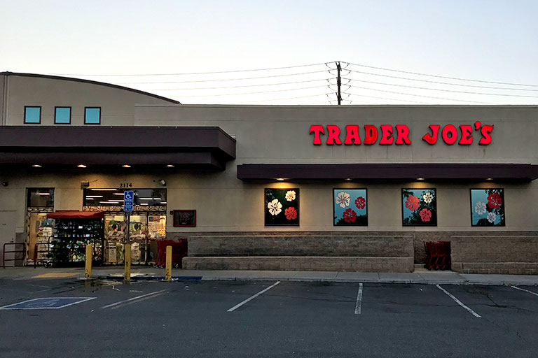 Trader Joe S Mall Of Orange 46 Grocery Wine Store On 2114 N Tustin St In Orange Ca