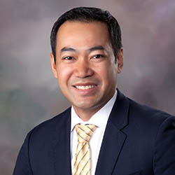 Vinay Phommachanh portrait image. Your local financial advisor in Rockford, 