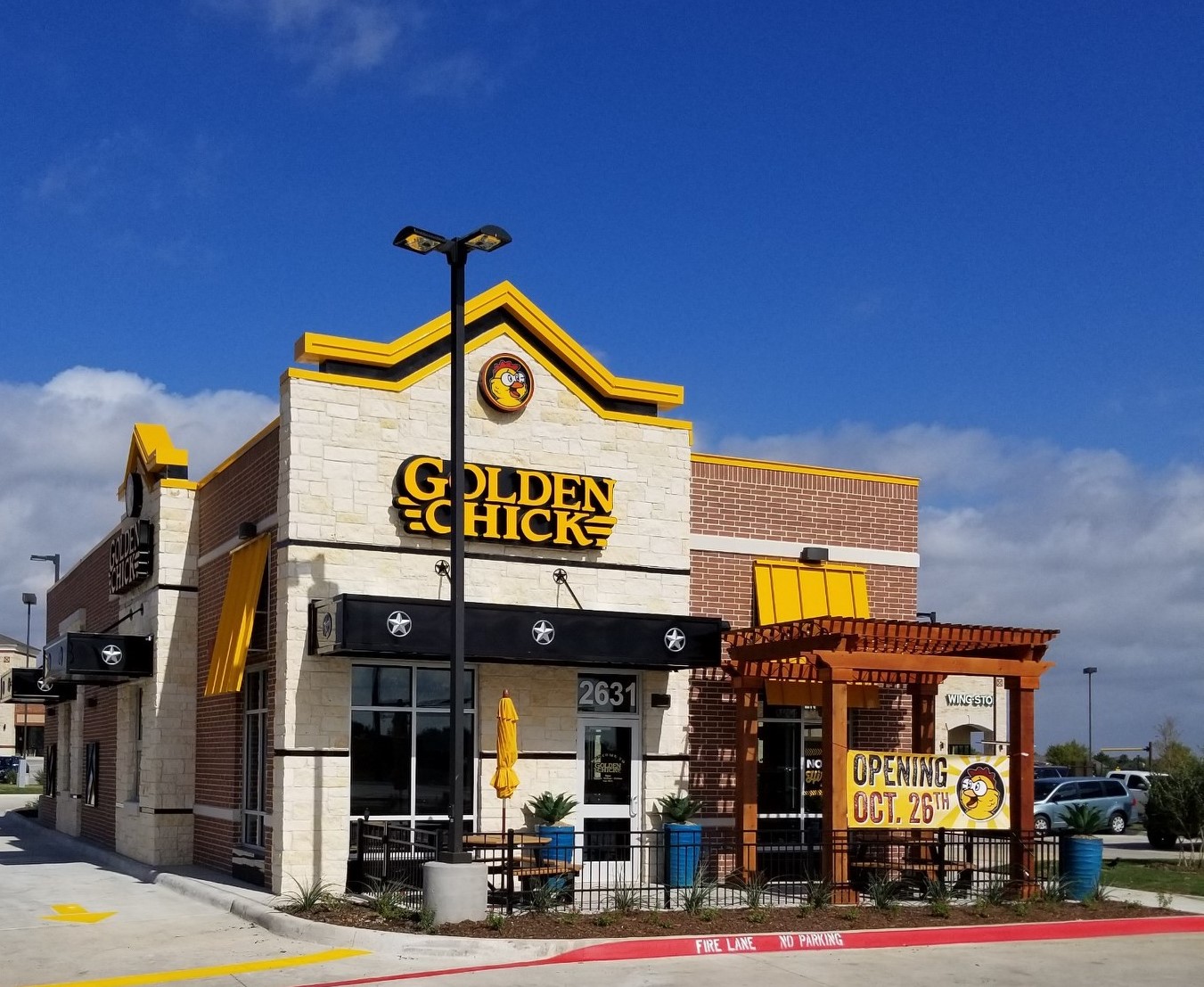 Golden Chick storefront.  Your local Golden Chick fast food restaurant in Melissa, Texas