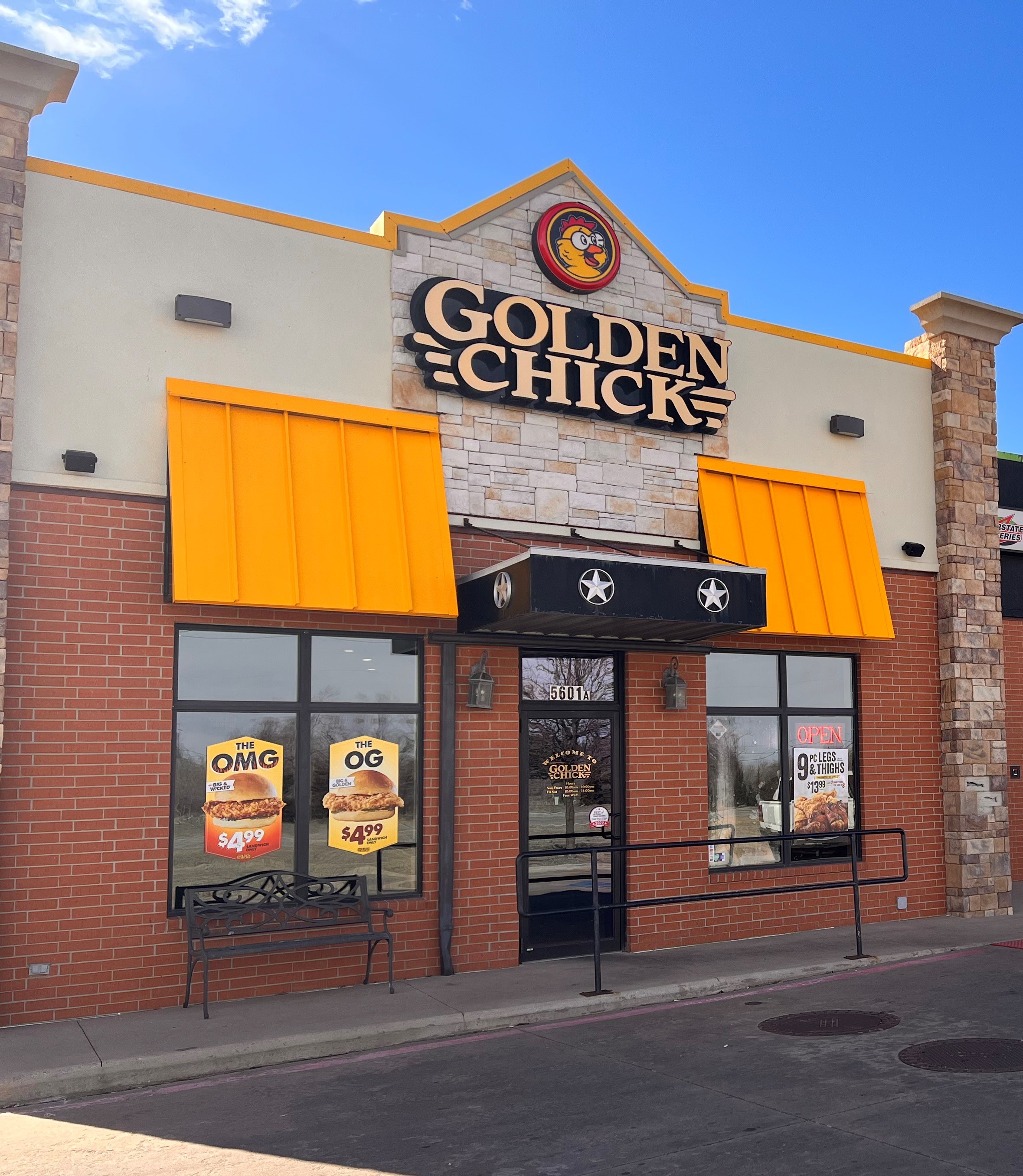 Golden Chick storefront.  Your local Golden Chick fast food restaurant in Enid, Oklahoma