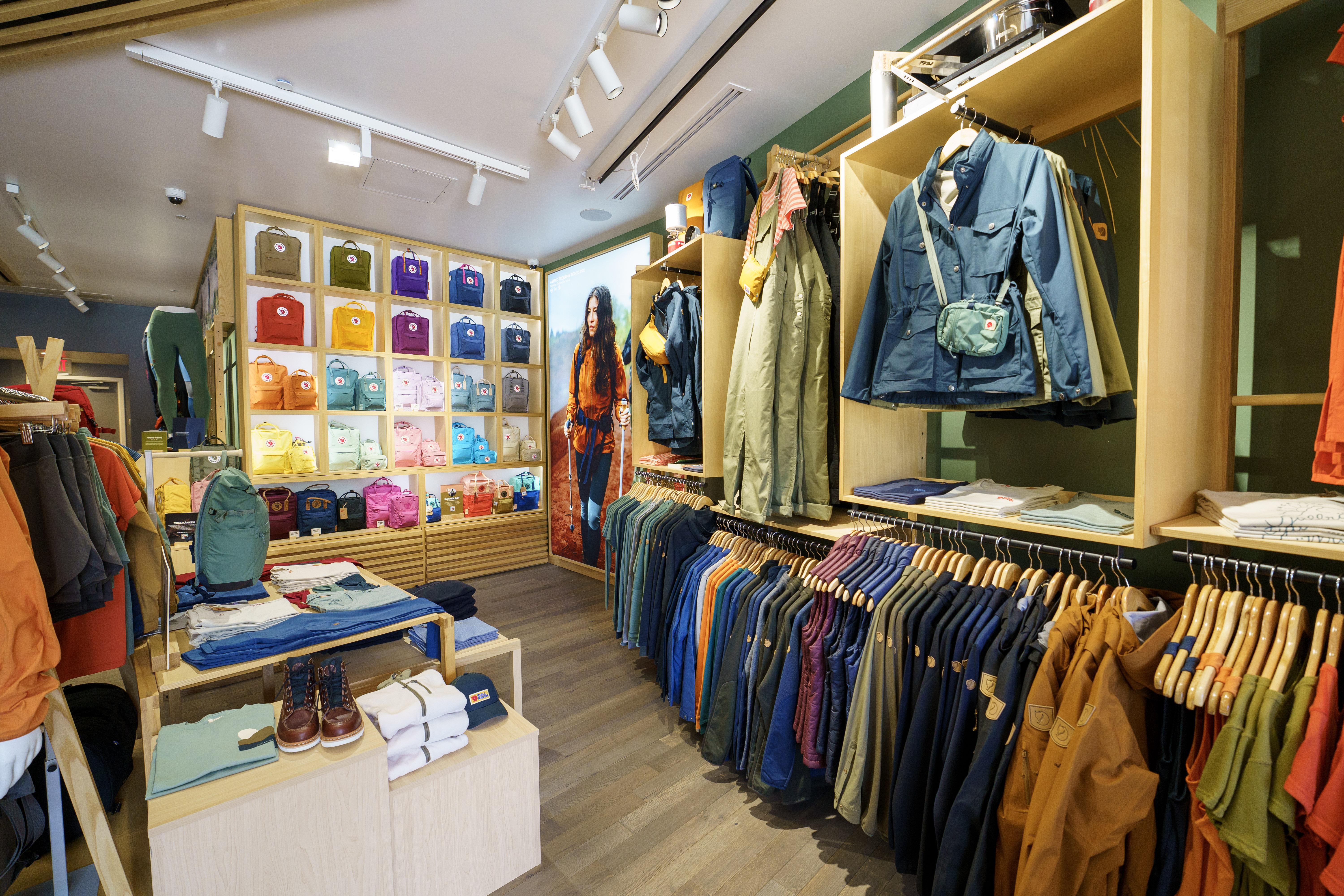 Gevangenisstraf gereedschap opgroeien Fjällräven Vail - Outdoor, Mountain, and Hiking Clothing Store in Vail,  United States