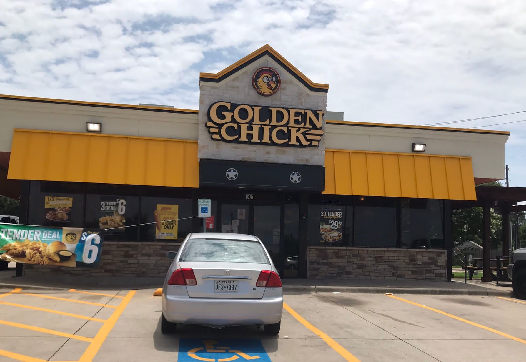 Golden Chick storefront.  Your local Golden Chick fast food restaurant in Wylie, Texas