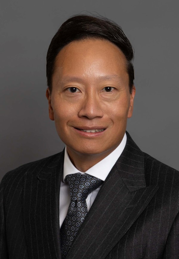 David Tsang portrait image. Your local financial advisor in Naperville, 