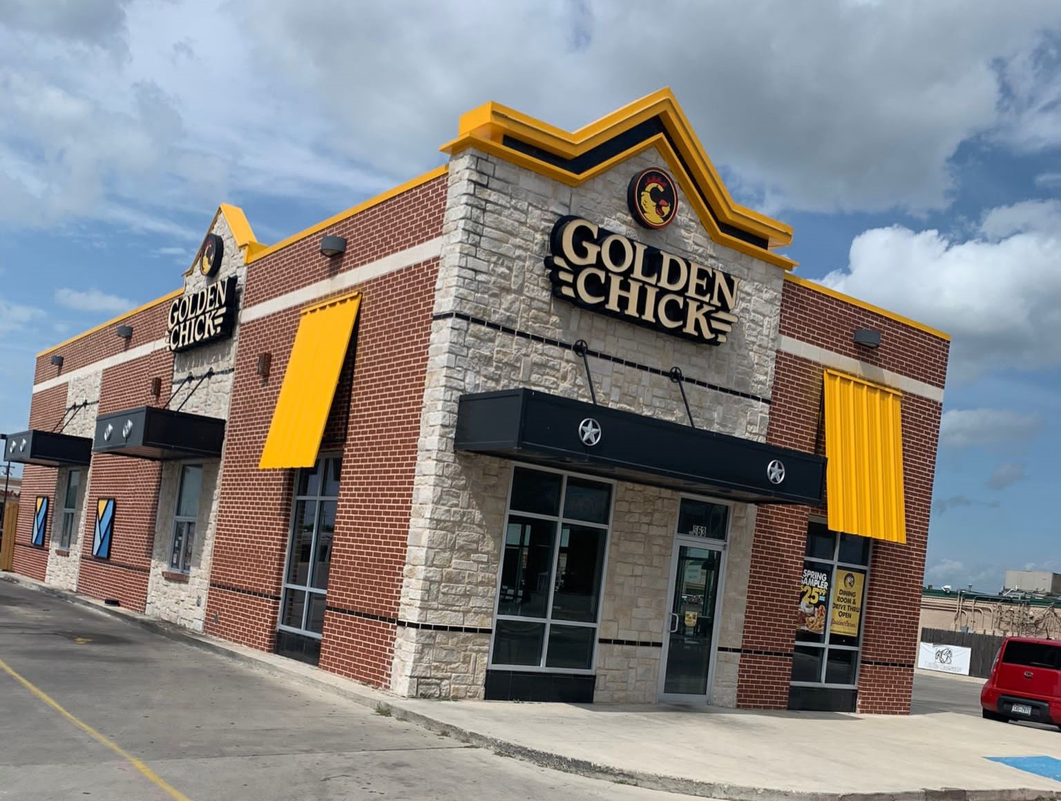 Golden Chick storefront.  Your local Golden Chick fast food restaurant in Brownwood, Texas