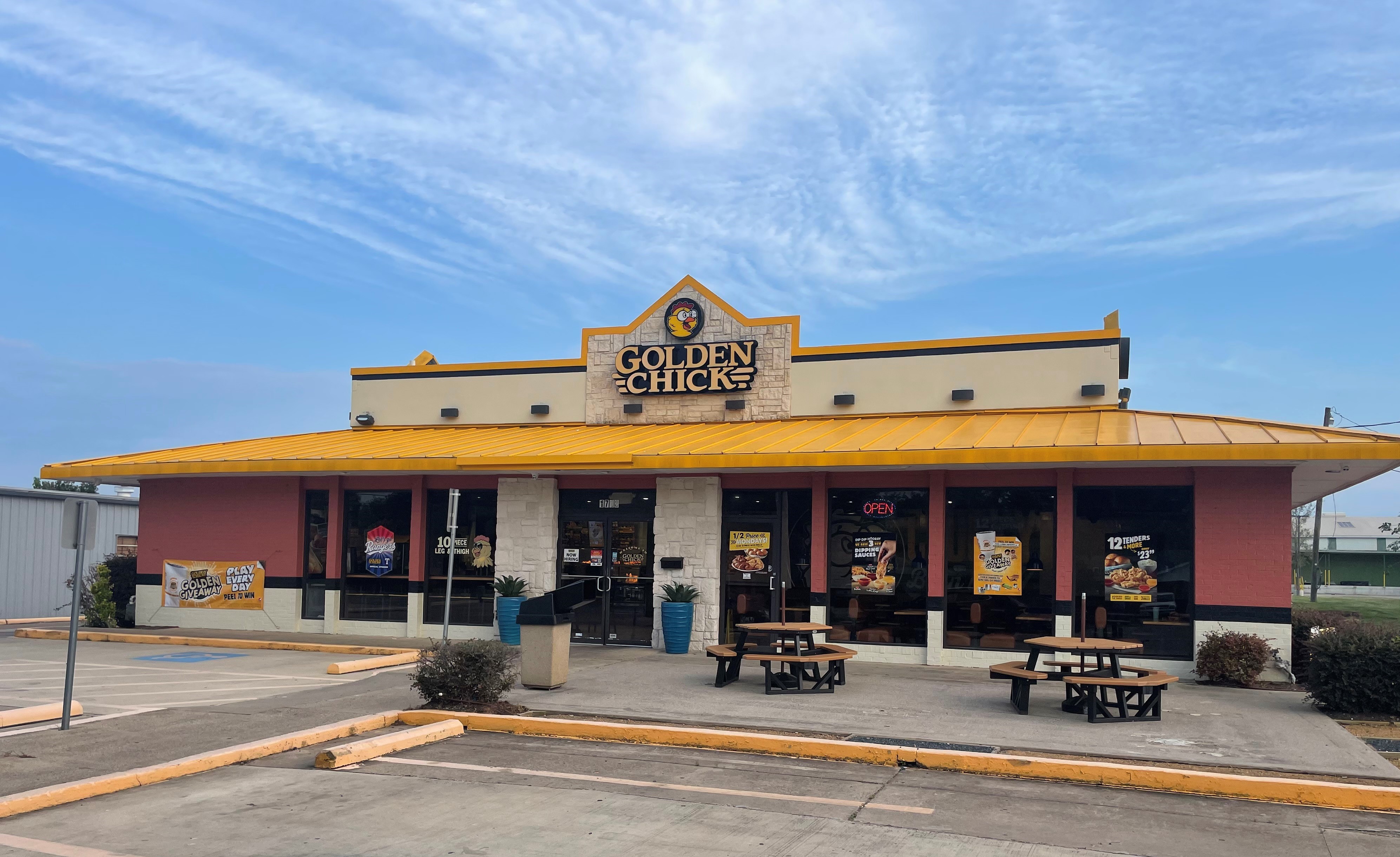 Golden Chick storefront.  Your local Golden Chick fast food restaurant in Plano, Texas