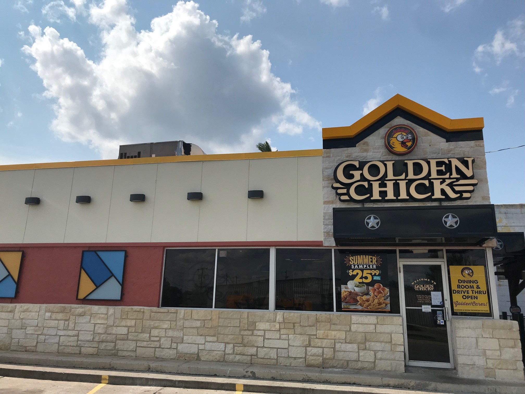 Golden Chick storefront.  Your local Golden Chick fast food restaurant in Crystal City, Texas