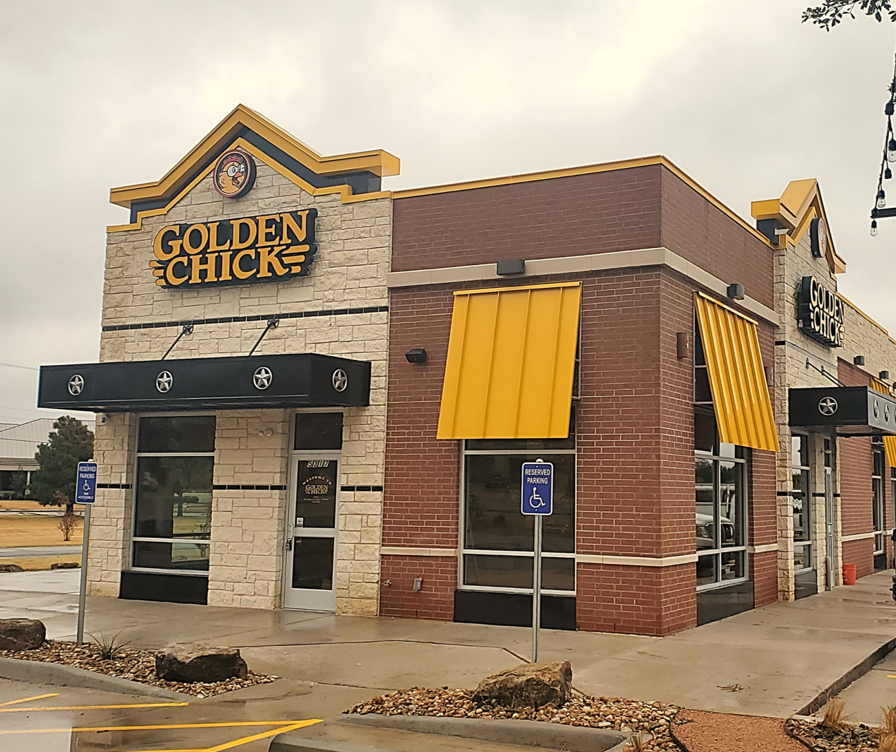 Golden Chick storefront.  Your local Golden Chick fast food restaurant in Abilene, Texas